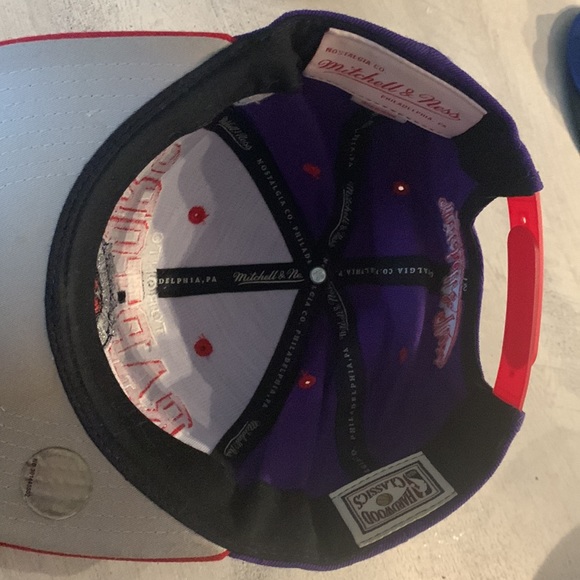 2 Toronto Raptors Snap-back Ball Caps - Picture 11 of 12